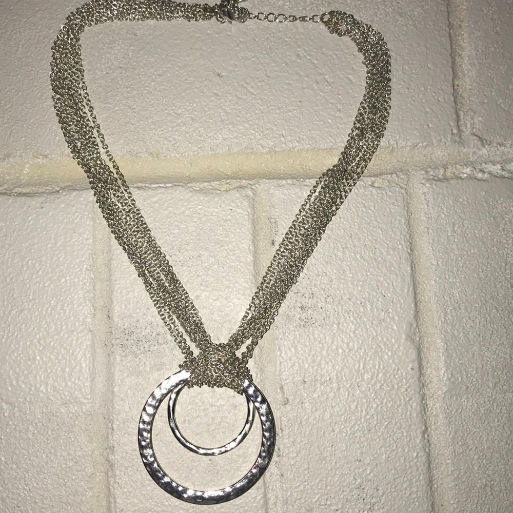 Perfect necklace that goes with anything!!